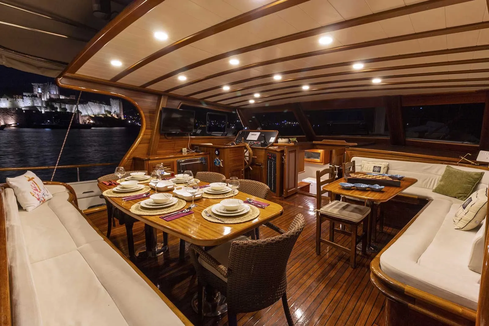 Mürvet Hanım sailing in Bodrum