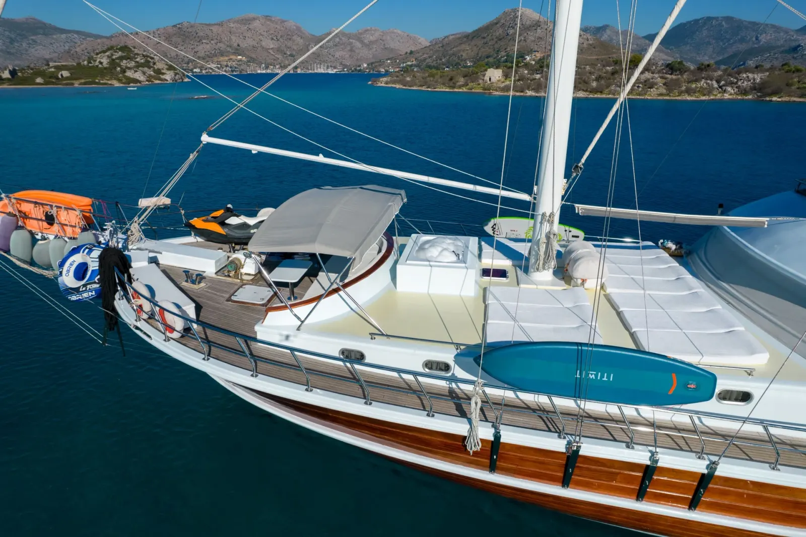 S Nur Taylan sailing in Marmaris