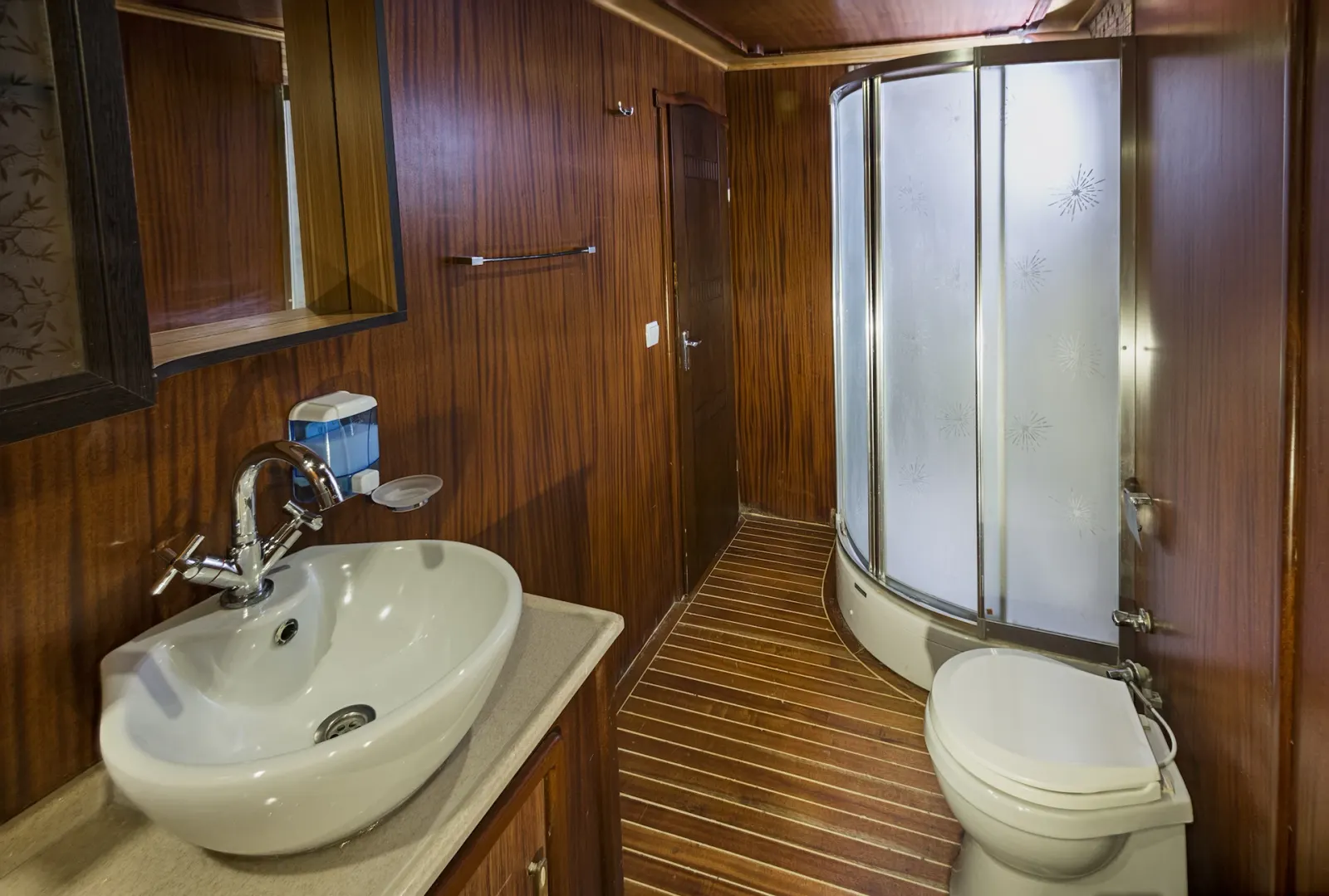 S Nur Taylan sailing in Marmaris