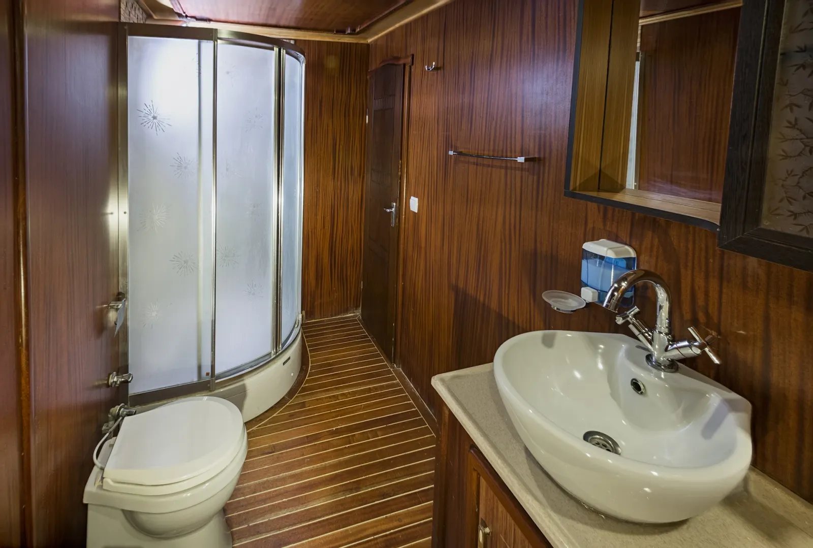 S Nur Taylan sailing in Marmaris