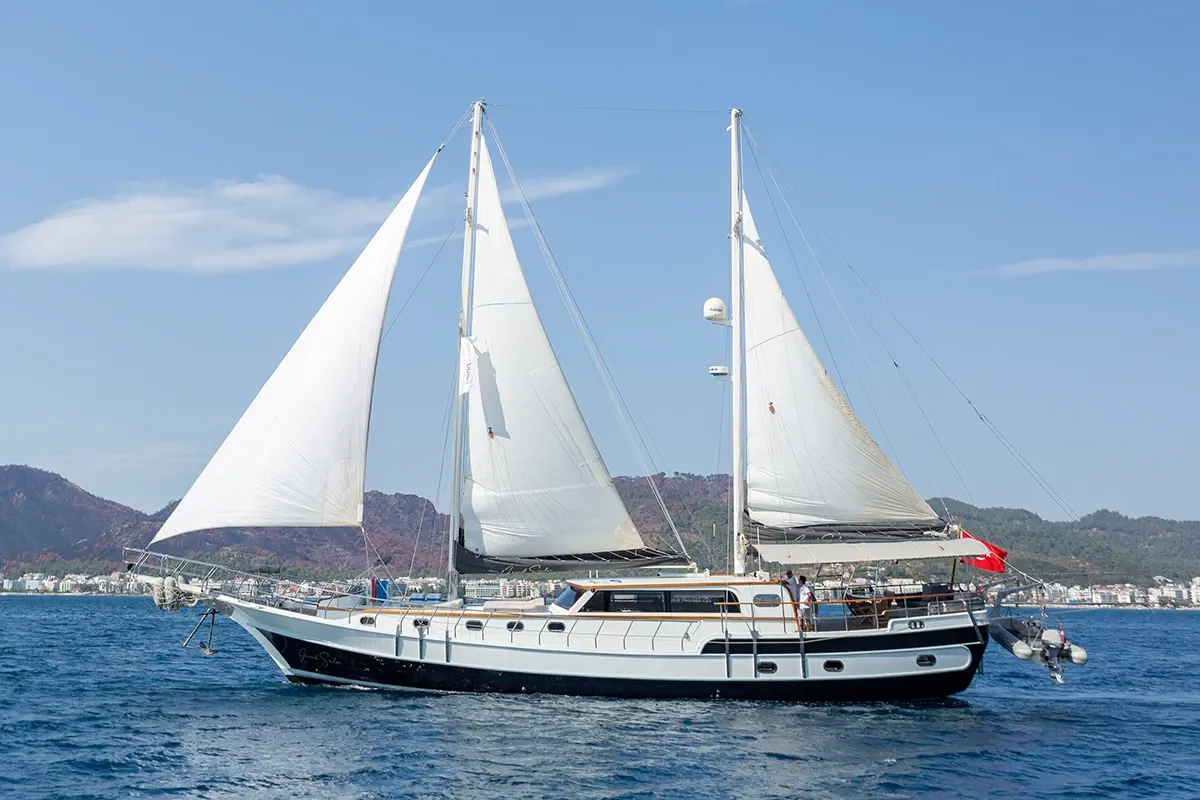 Grand Sailor Gulet interior cabin view