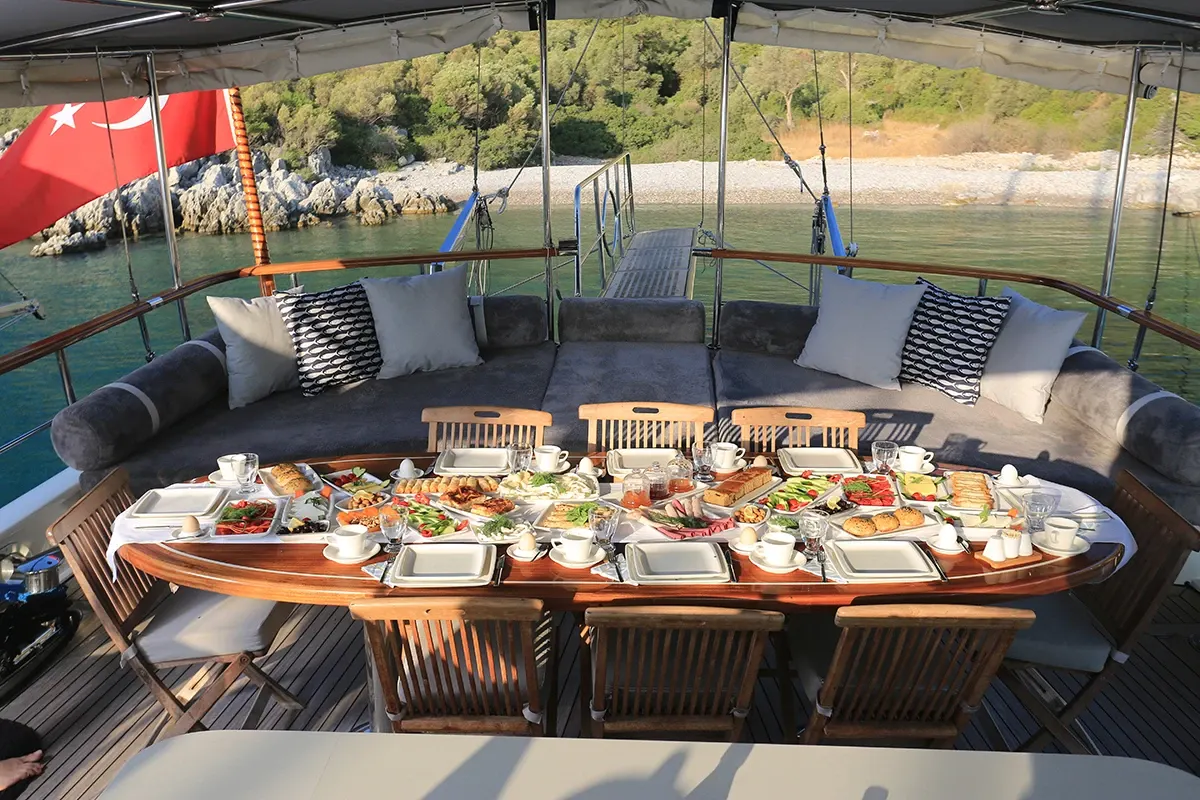 Grand Sailor sailing in Marmaris