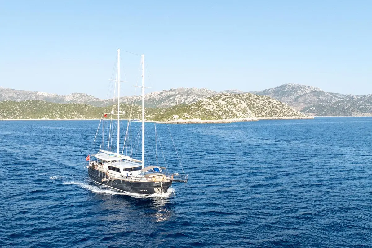 Aqua Bella Gulet interior cabin view