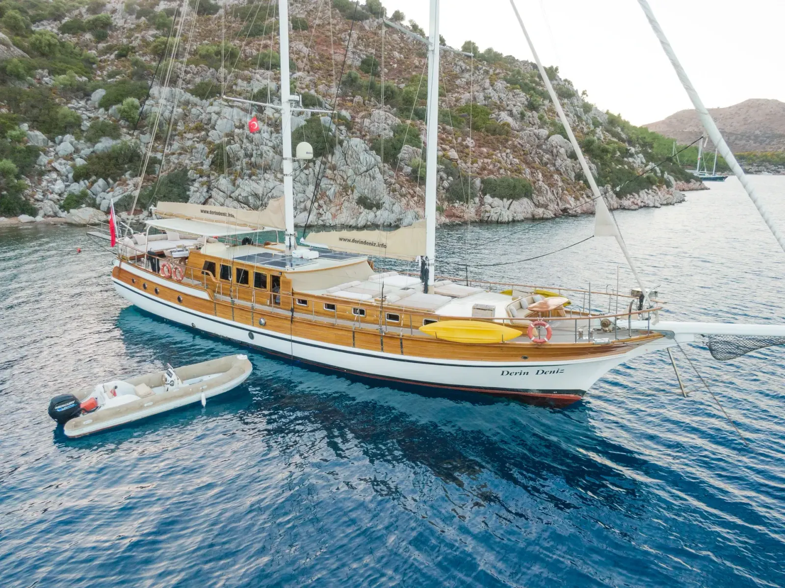 Diva Deniz Gulet interior cabin view