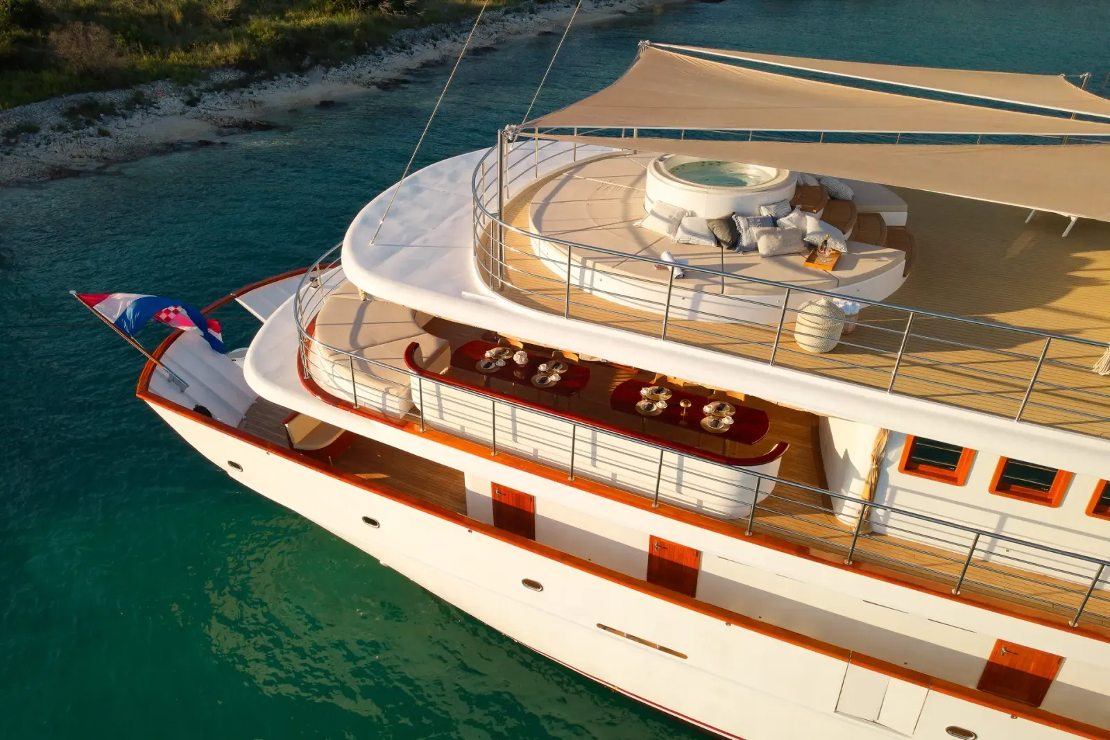 Bellezza sailing in Split