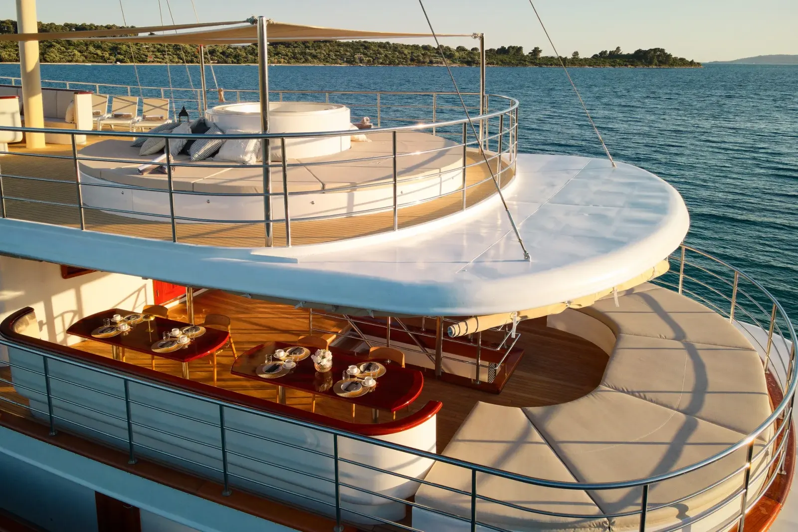 Bellezza sailing in Split