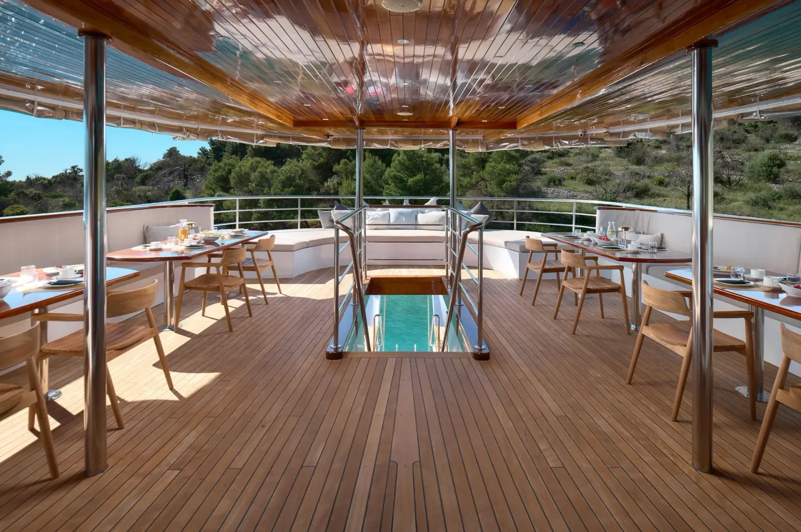Bellezza sailing in Split