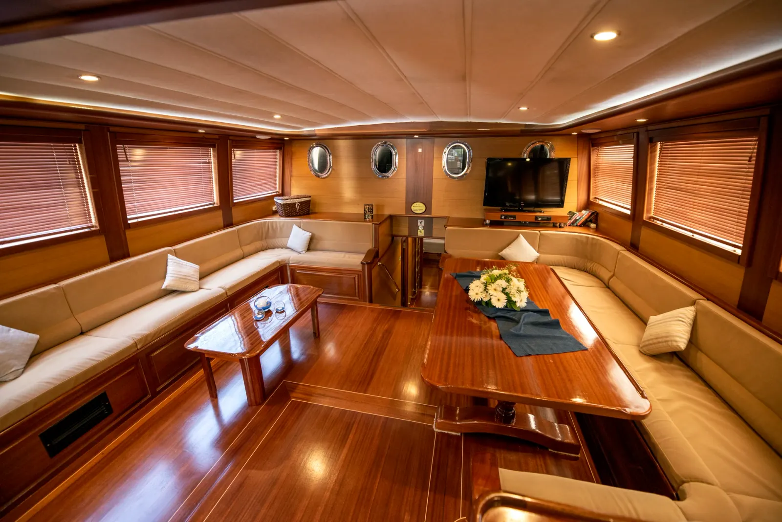 Kayhan 4 sailing in Fethiye