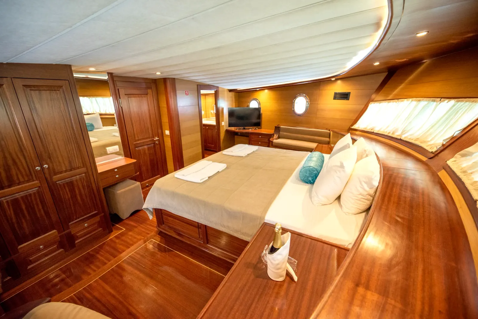 Kayhan 4 sailing in Fethiye