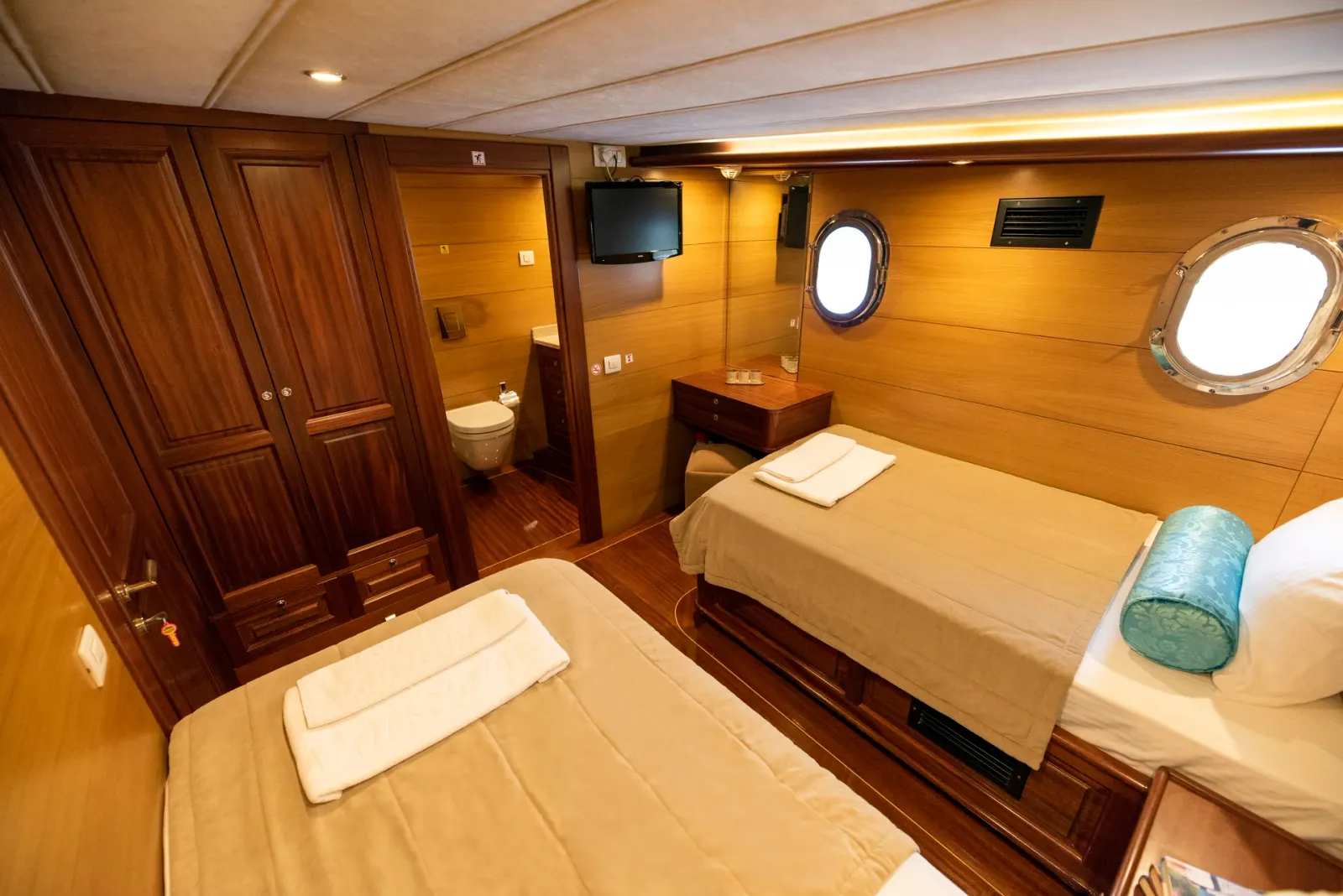 Kayhan 4 sailing in Fethiye