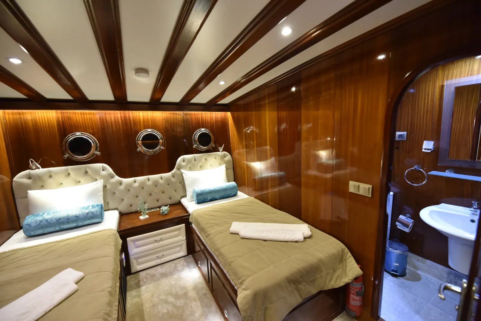 Kayhan 11 sailing in Fethiye