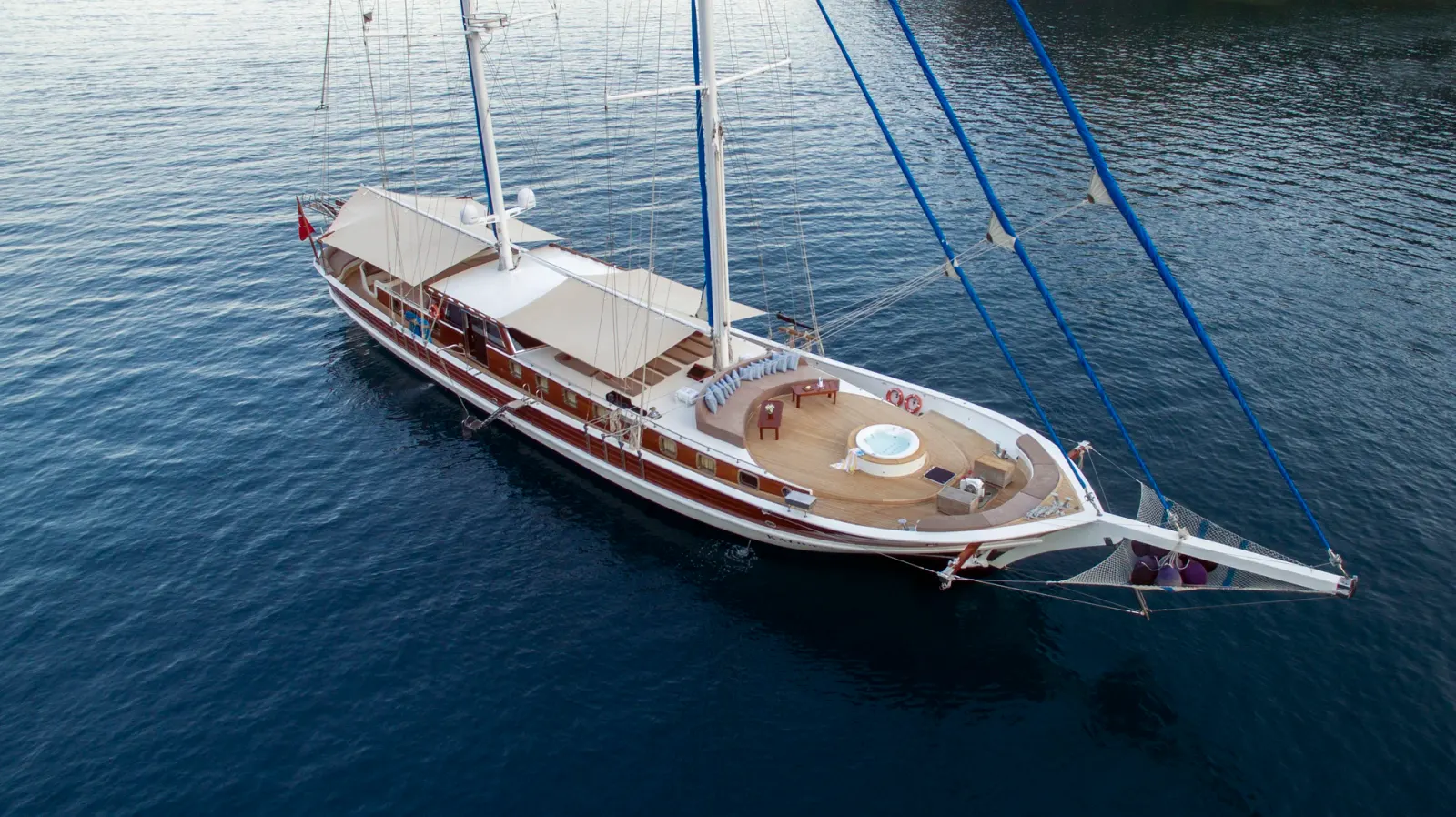 Kayhan Kaptan sailing in Fethiye