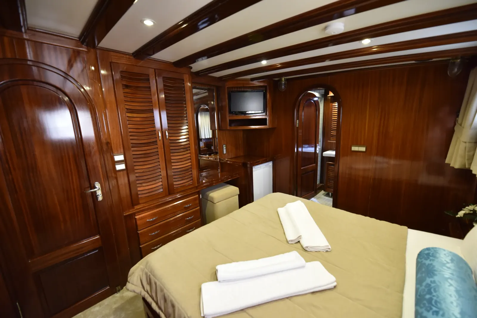 Kayhan Kaptan sailing in Fethiye