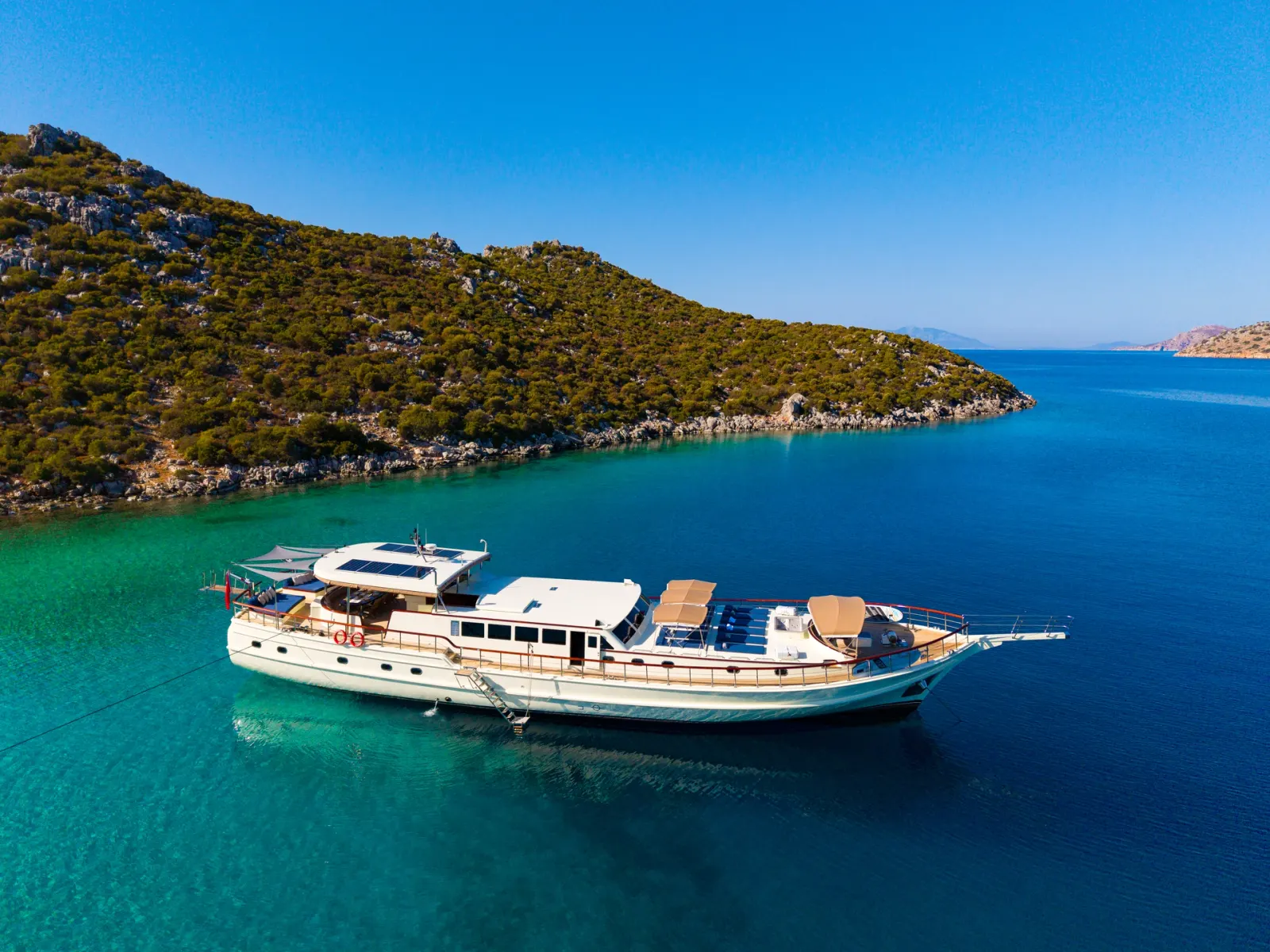 Always Smile Gulet interior cabin view