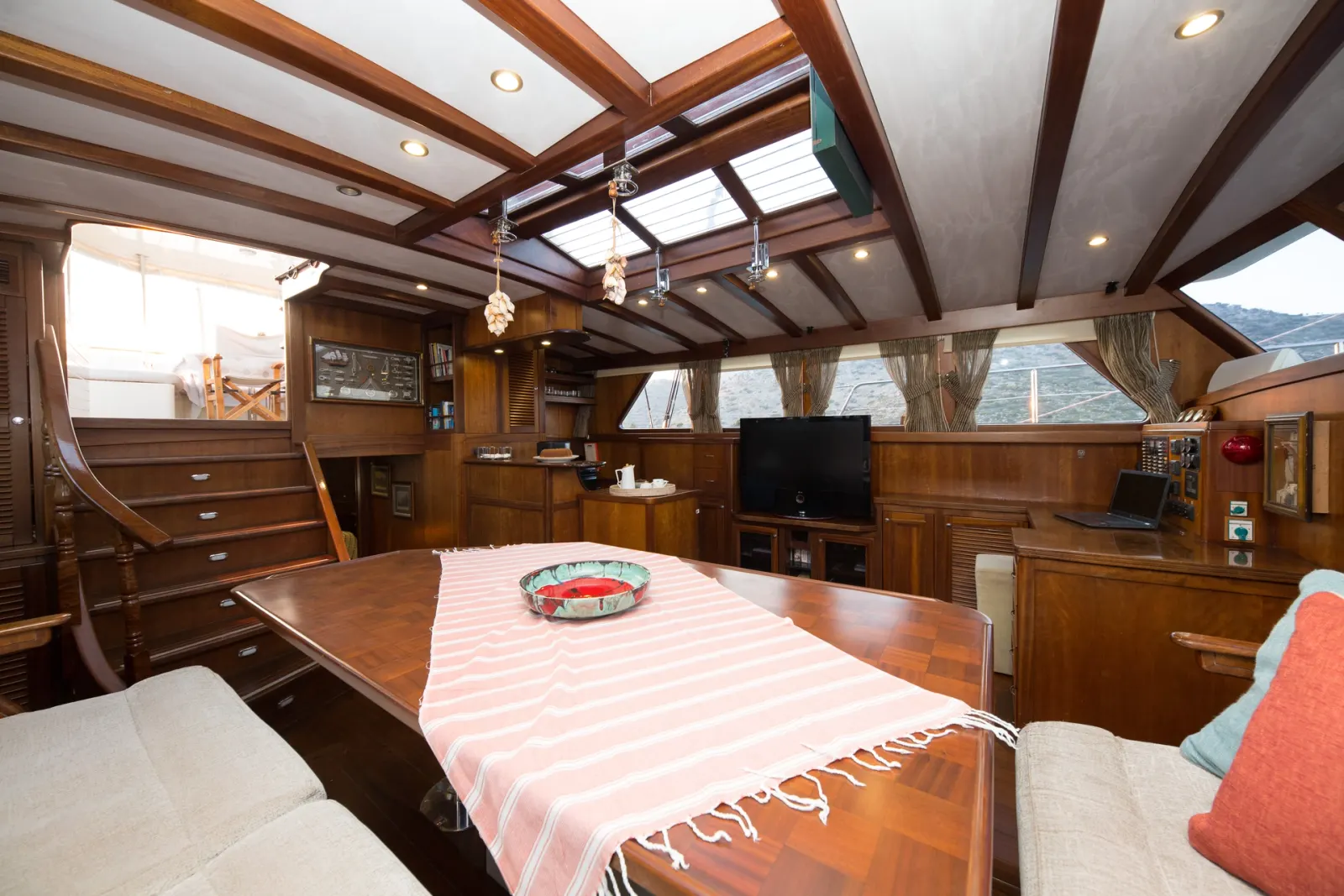 Lady Freya sailing in Rhodes