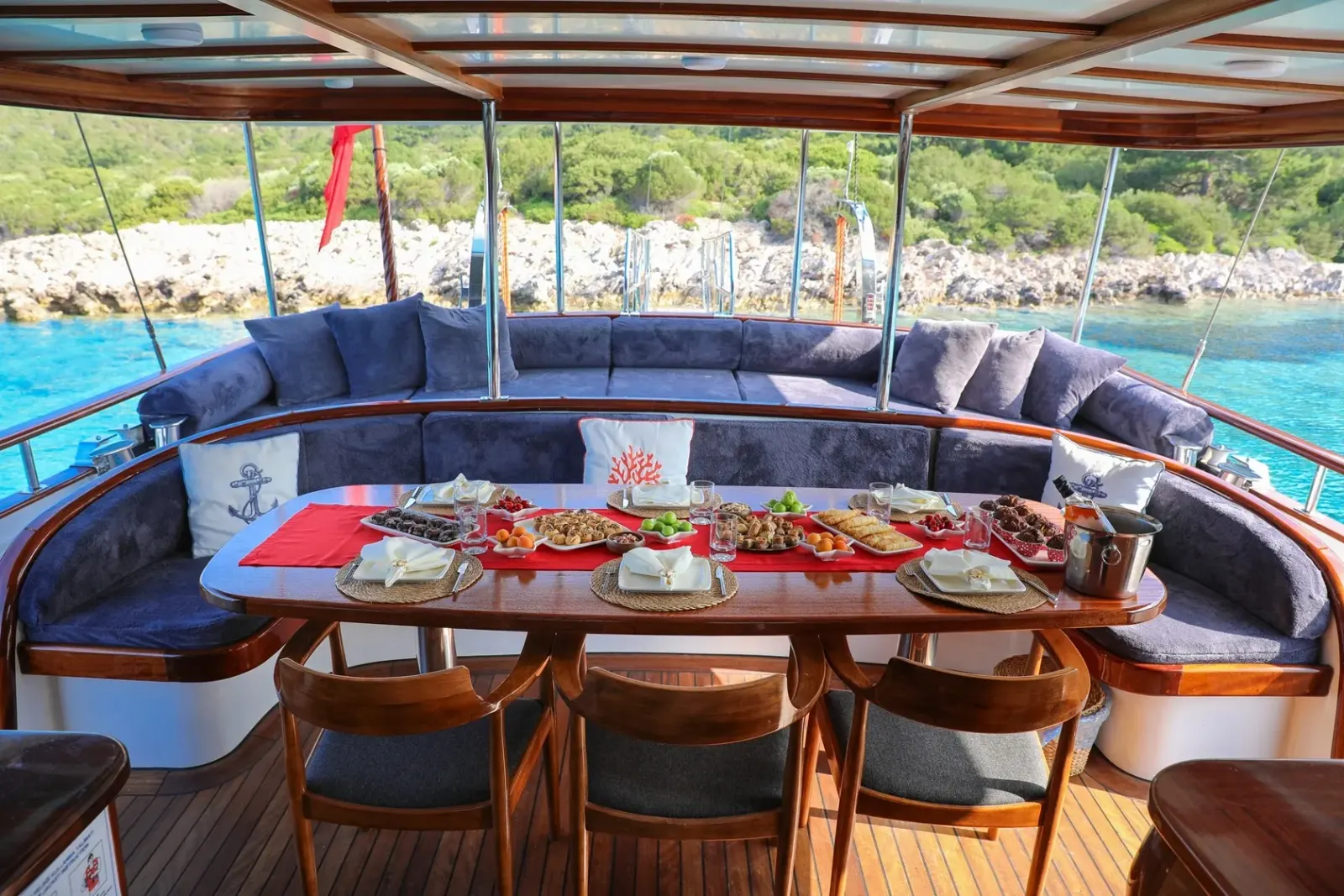 Su Perisi C sailing in Bodrum