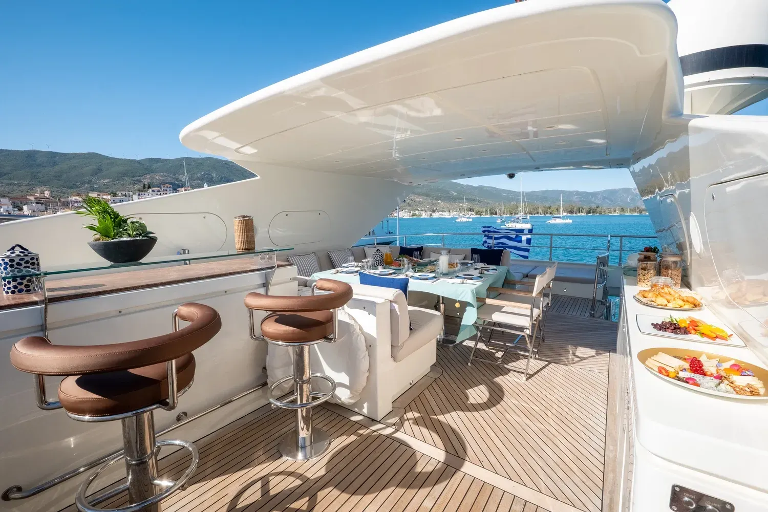 Liberdade sailing in Athen