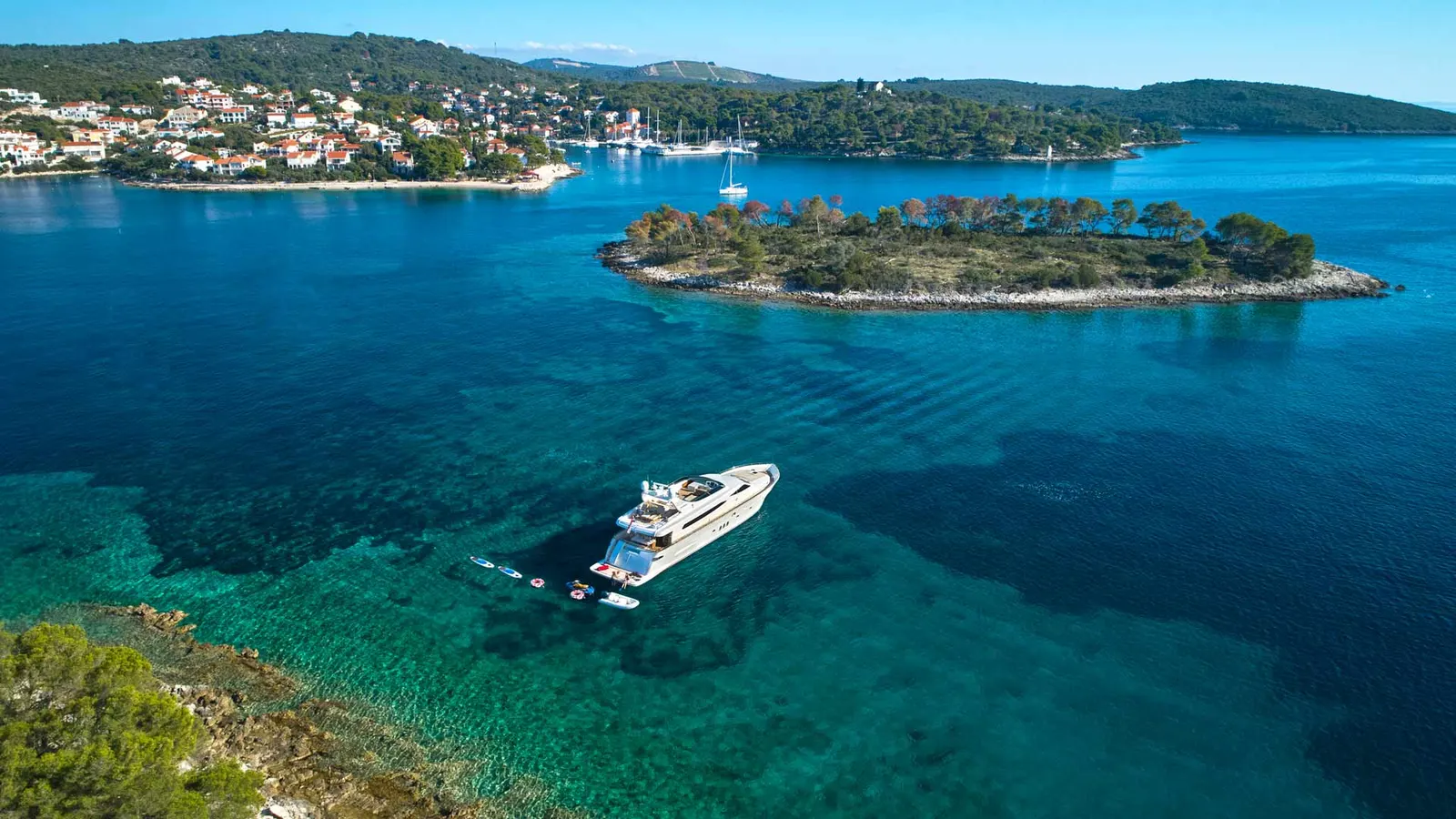 Karisma sailing in Baska Voda