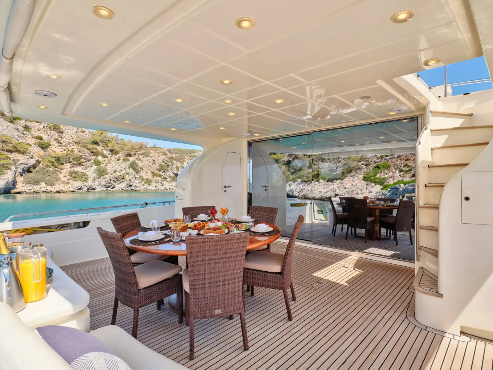 Estia Yi sailing in Athen