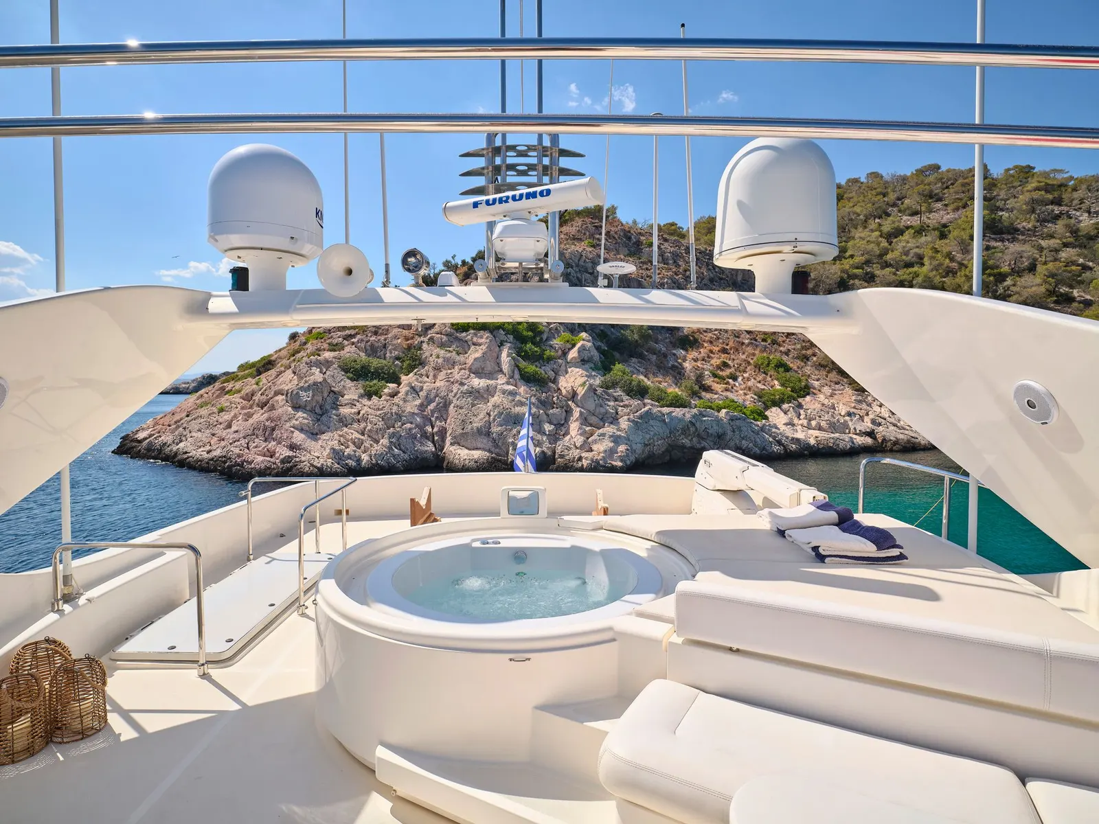 Estia Yi sailing in Athen