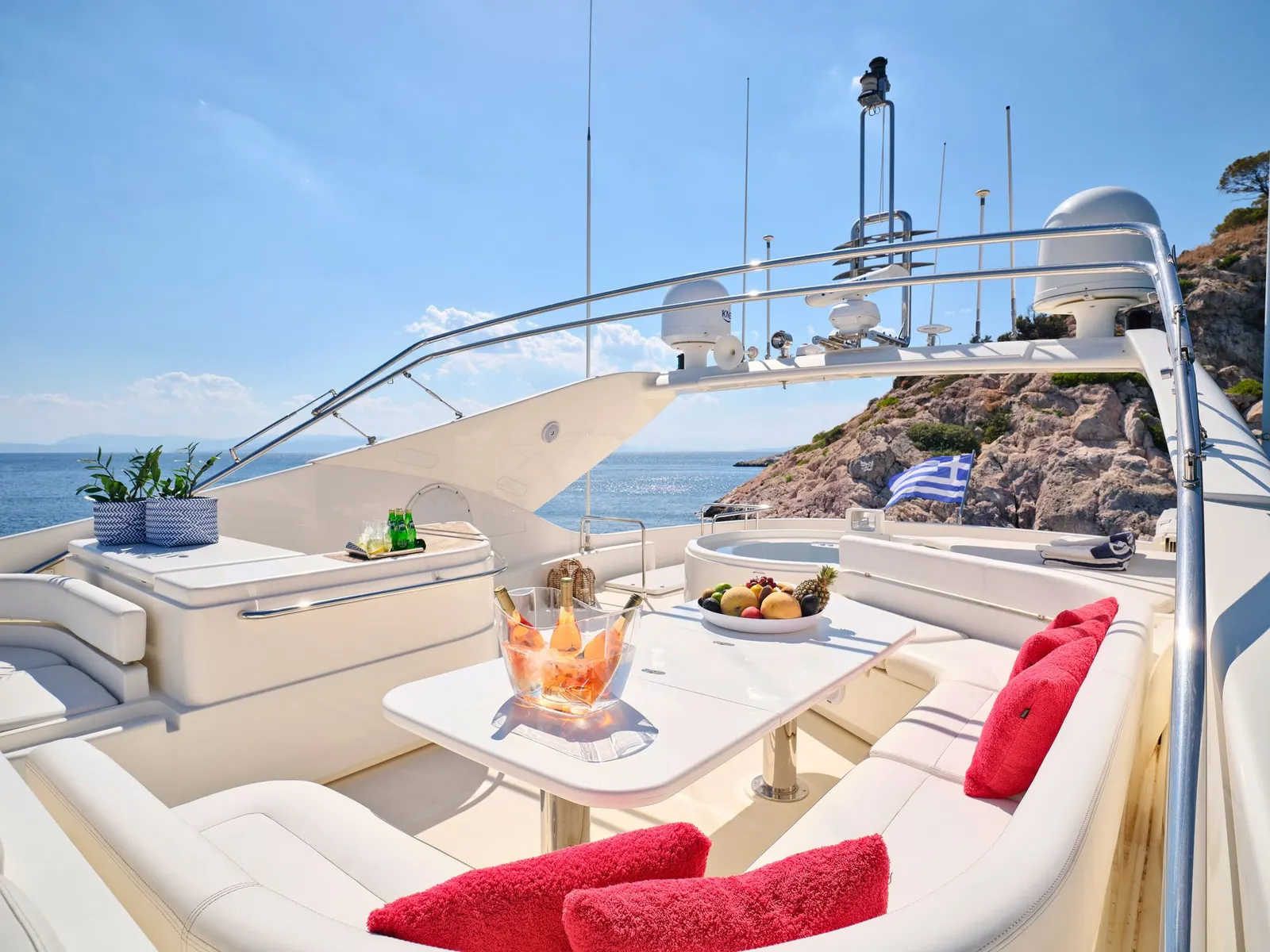 Estia Yi sailing in Athen