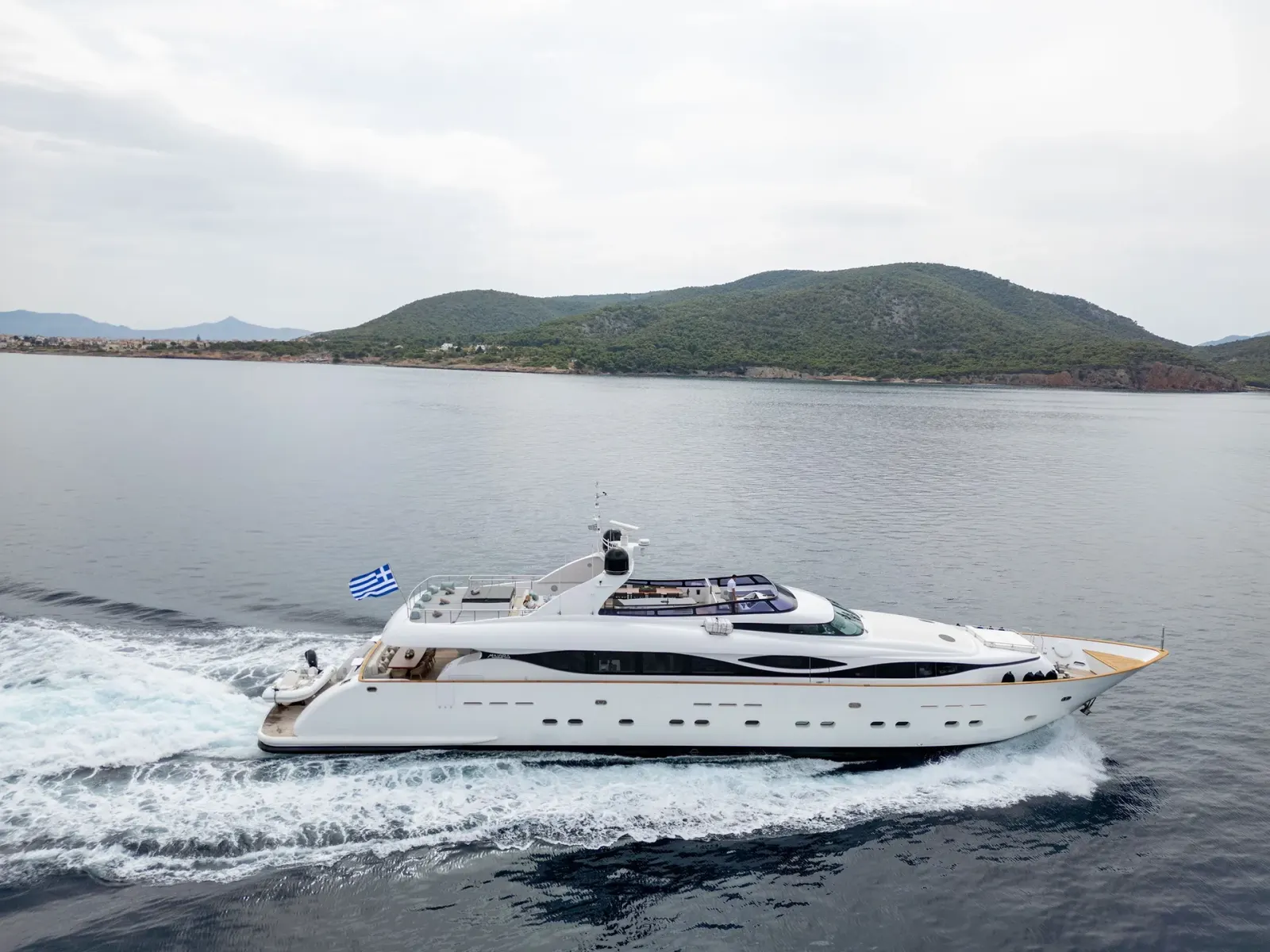 Pareaki II Motoryacht / Superyacht interior cabin view