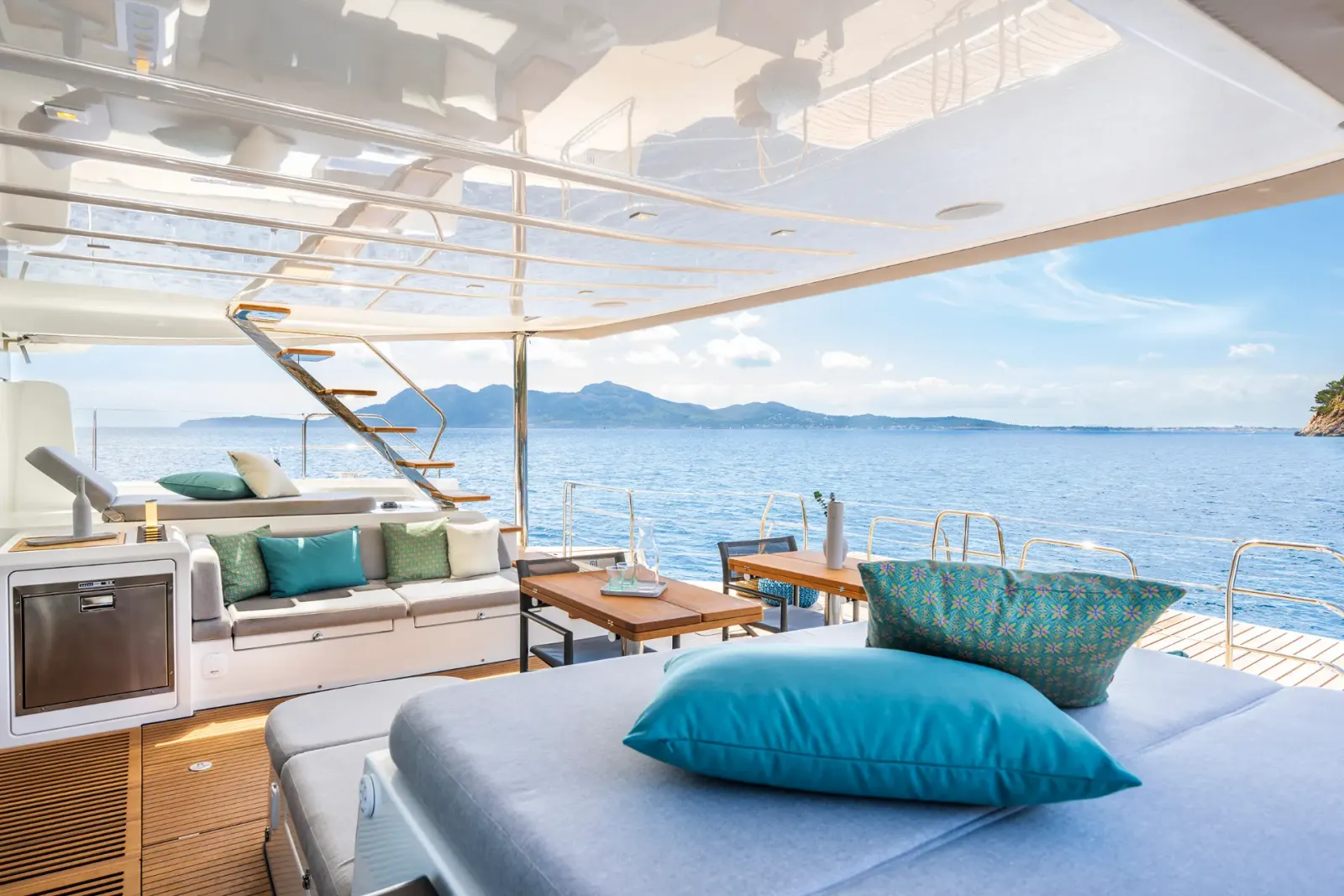 Lady M sailing in Athen
