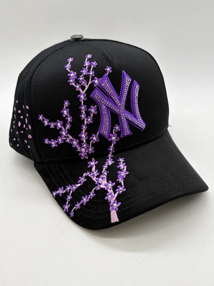 Gorra NY flores moradas