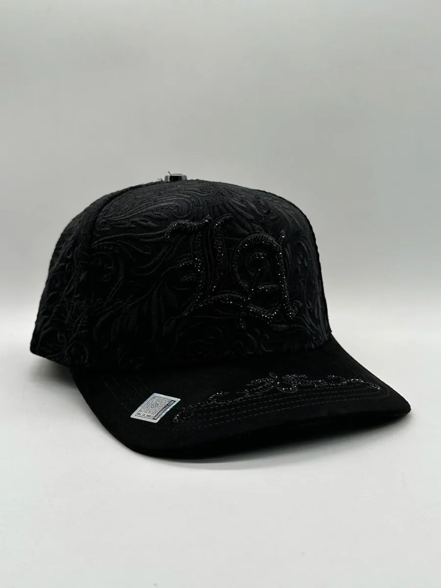 Gorra negra bordada