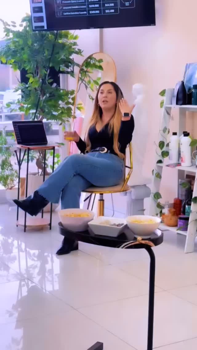 Qué linda tarde la de ayer. Mucho aprendizaje, colaboración y nuevas oportunidades en camino. 
Se vienen cositas… ✨ 

#medicinaestetica #clinicalglow #viñadelmar #prpcapilar #fullface en Clinical Glow · Clínica Estética, Viña del Mar