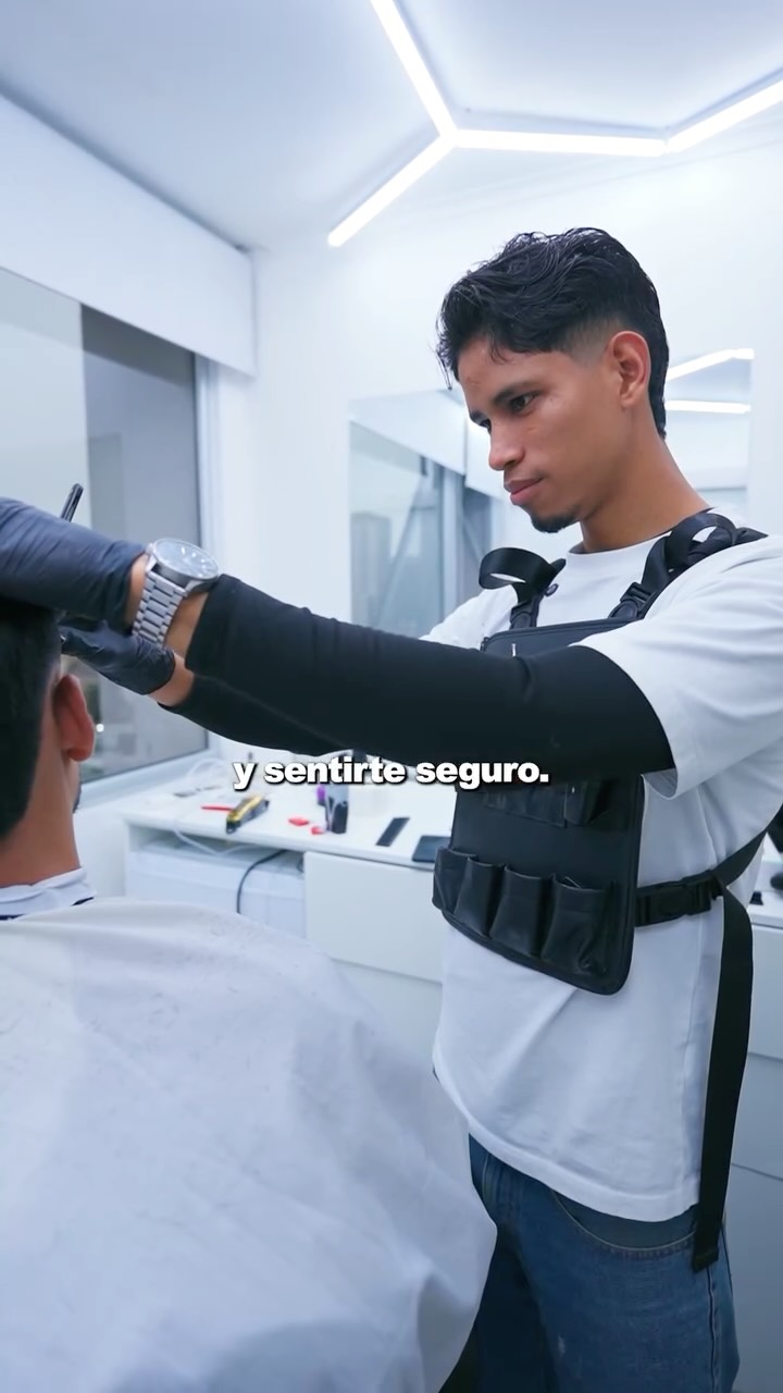 Si tu barbero te deja así... 🚩🚩🚩
#santiago #parati en El Barbero Moderno, Santiago