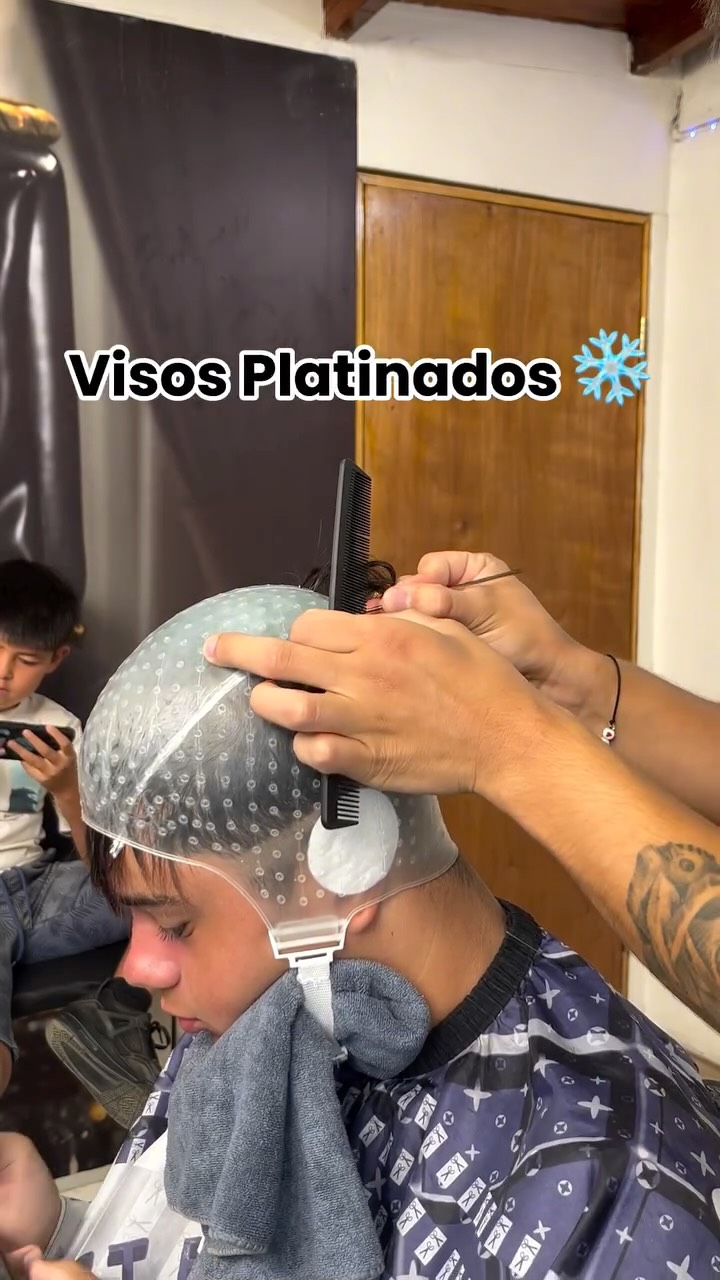 Denle like y comenten✅#studio #chile #platinado #barber #barberia en Studio Luxury, Talagante