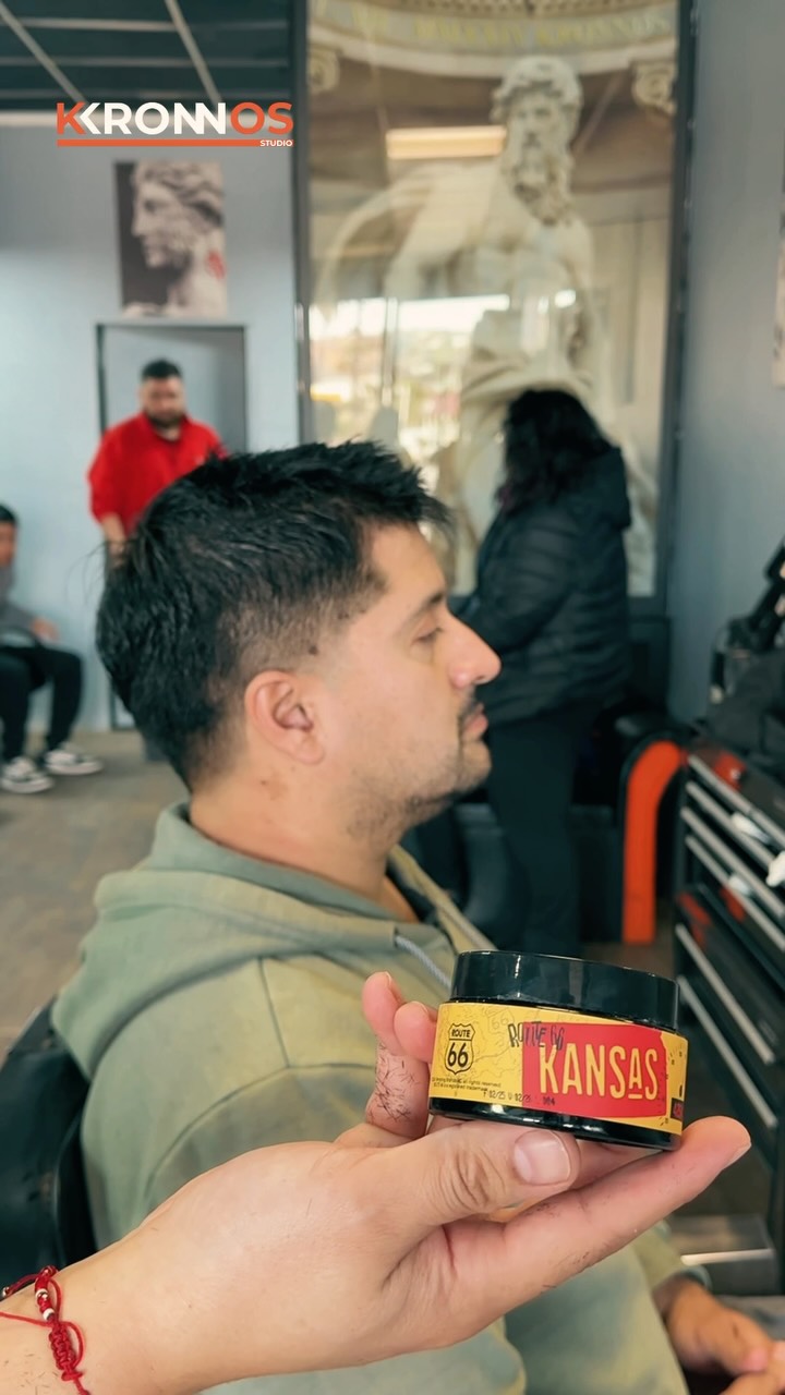 🔥 Estilo que habla por ti.
Un corte impecable, detalles precisos y el cuidado premium de productos Viking para lograr el acabado perfecto. ⚔️

📍Kronnos Studio | Donde el estilo se convierte en identidad

#KronnosStudio #Barbería #EstiloMasculino #VikingStyle #CorteDeCabello BarberChile en Kronnos Studio Limache, Limache