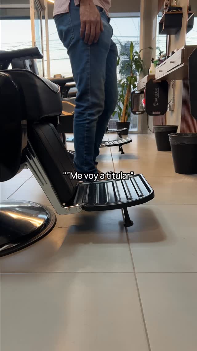 Todo hombre recuerda el momento en que decidió avanzar… y muchas veces empieza en la silla del barbero 🔱

👑 Síguenos si estás construyendo tu mejor versión.

#MontecarloBarberClub #barberlifestyle #crecimientopersonal #puebla #jóvenes en Montecarlo Barber Club