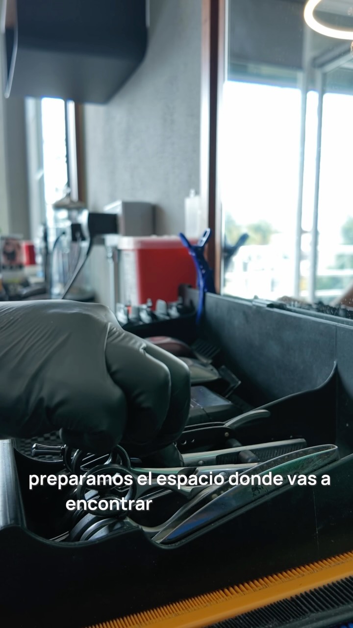 La dedicación empieza antes del primer corte. 
Así nos preparamos para recibirte en el Club.🔱

Tu próximo ritual empieza aquí, hermano. Agenda tu visita.📲

#MontecarloBarberClub #barberlifestyle #ritualmasculino #barberiapuebla en Montecarlo Barber Club