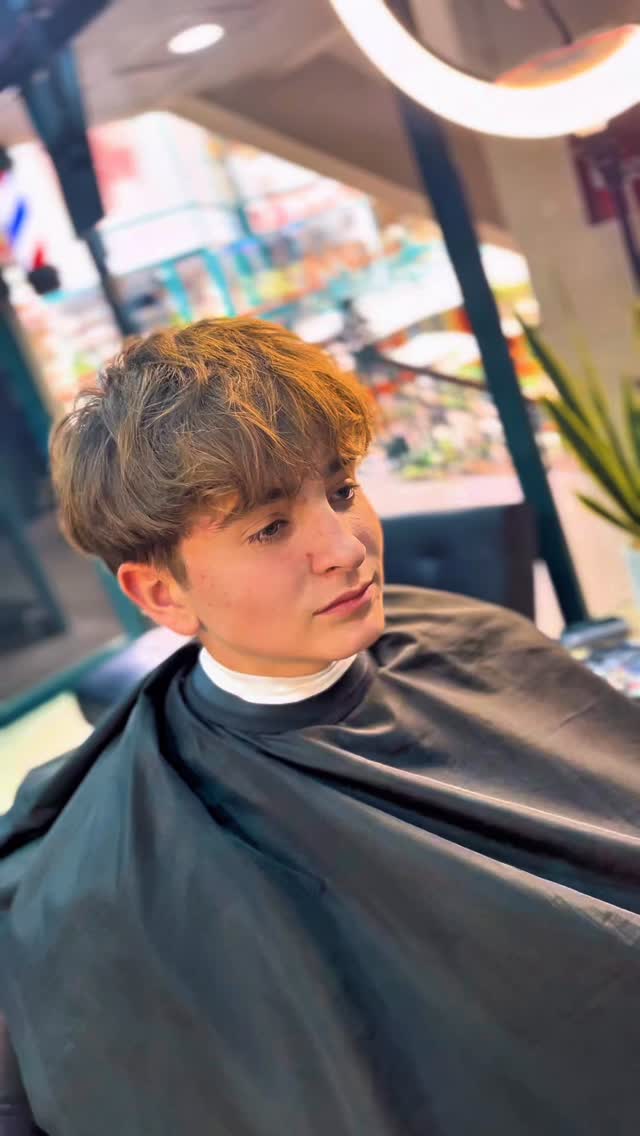 Tengo lo que te hace falta 😎..

Un cambio de look ‼️ en Oren Barber, Viña del Mar