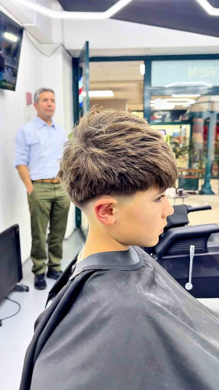 Orgulloso de cada avance!! 

Low fade con texturas.

✂️ x @nazirobcl en Oren Barber, Viña del Mar
