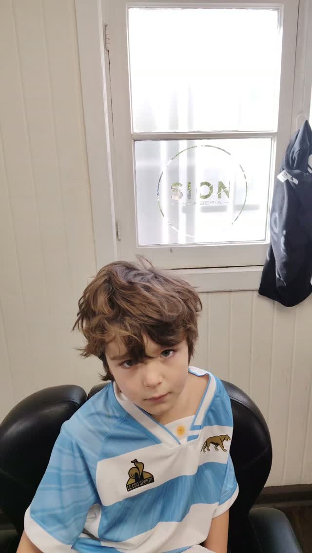 Iker🇵🇹🇦🇷 y su estilo de invierno 🥶
.
.
.
@joseluiscort3s
#avlibertad #barbería #viñadelmar #quintaregion #cortesniños en Sion Barbería, Viña del Mar