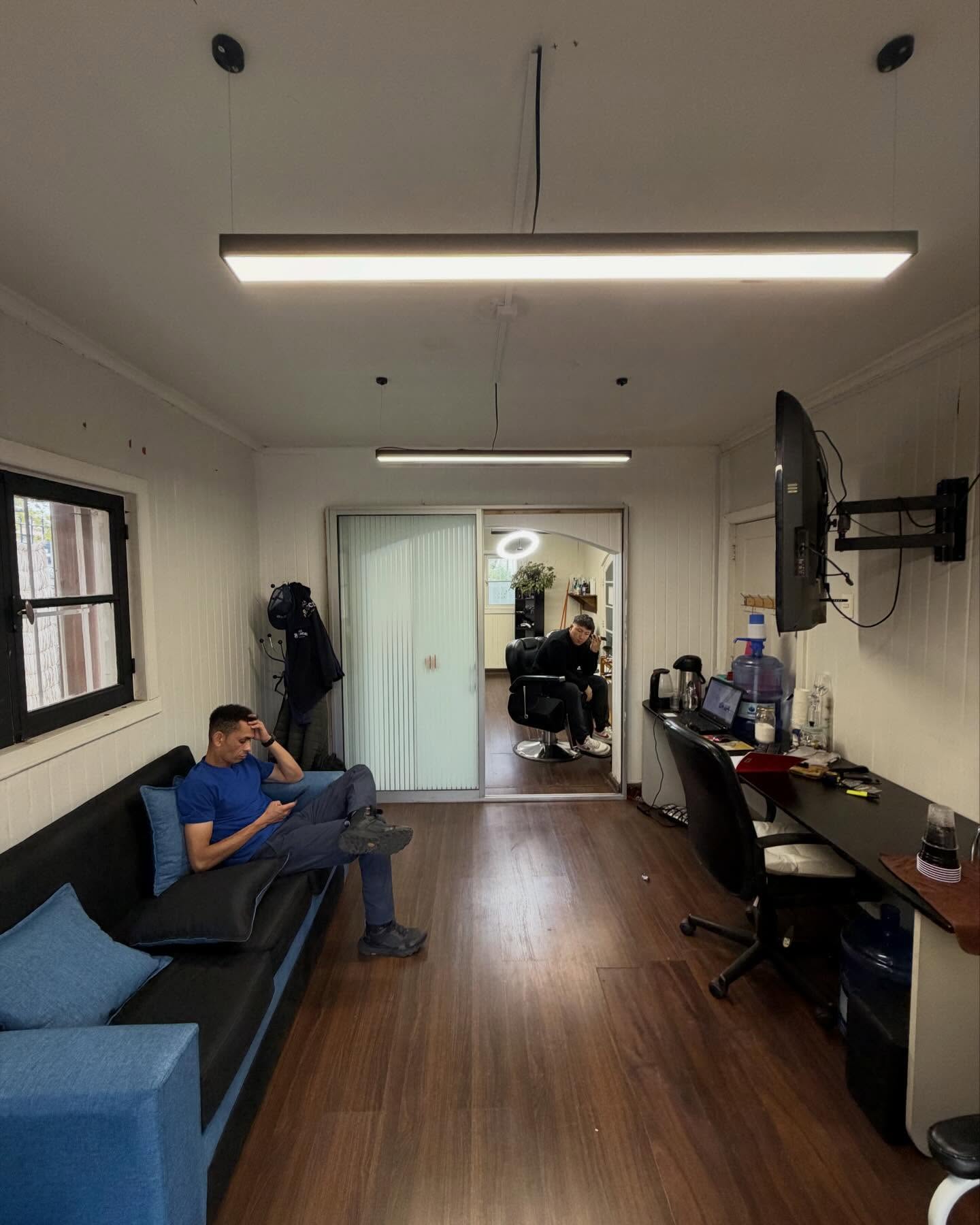 Estamos listos en tu nuevo hogar más que una barbería una nueva experiencia relax total con barberos profesionales que pueden darte una mejor asesoría y mejorar tu imagen ✅💈 1 oriente 985 viña del mar 📍 en Sion Barbería, Viña del Mar