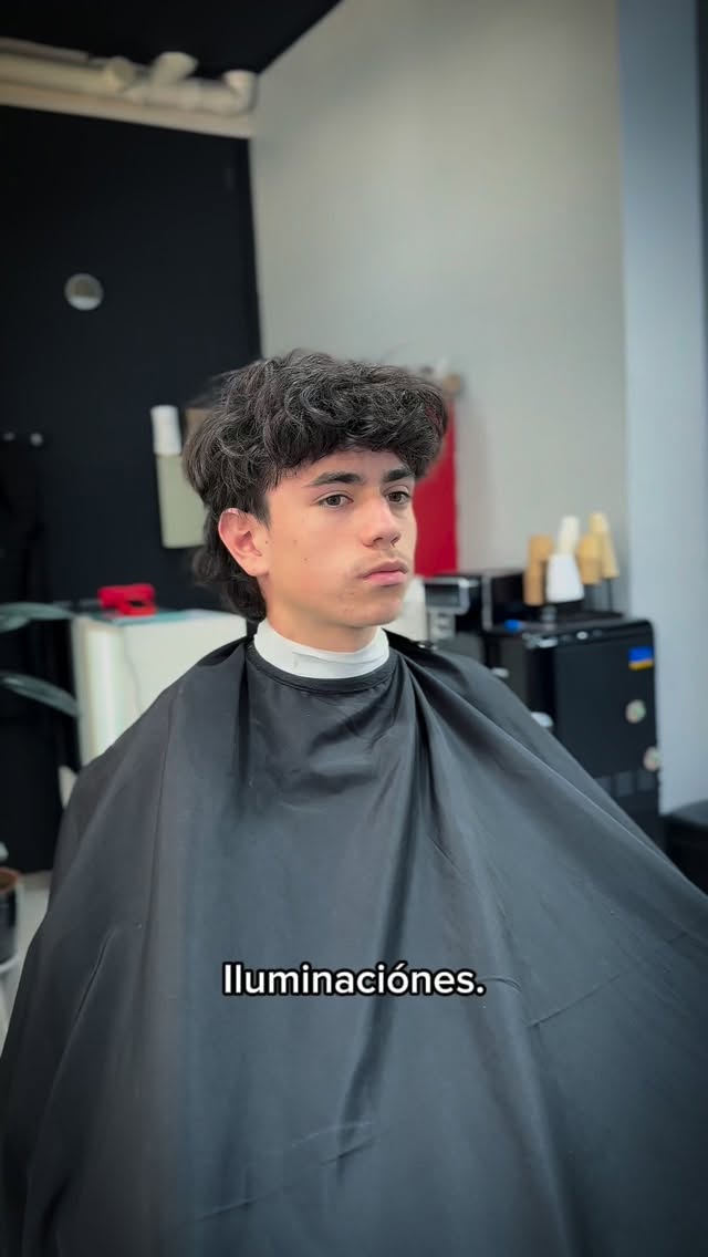 Iluminaciones / visos caramelos.

#visagismo #asesoriadeimagen #mensfashion en Viggo Men's Hair Club, Las Condes