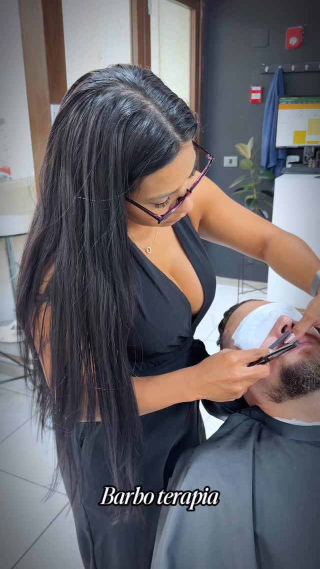 Barbo terapia / solo en @viggo_mhc 

En manos de @agesquivell en Viggo Men's Hair Club, Las Condes