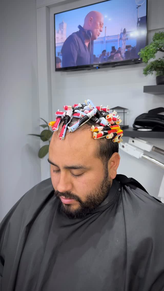 #ondulación permanente. en Viggo Men's Hair Club, Las Condes