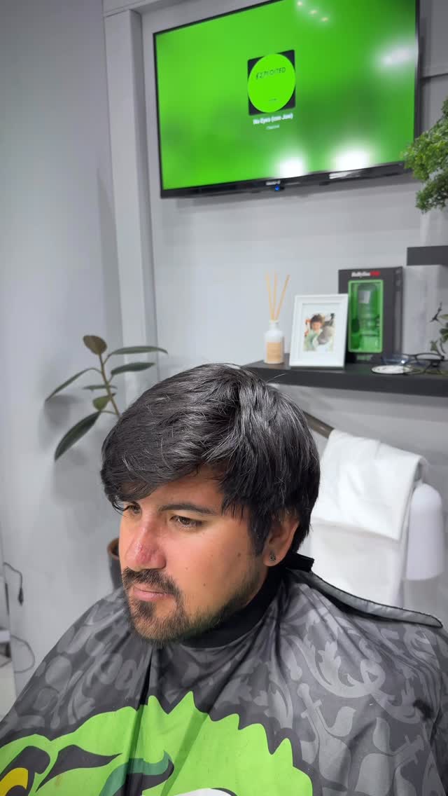 Ondulación permanente.
#asesoriadeimagen #vísagísmo #ondulacionpermanente en Viggo Men's Hair Club, Las Condes