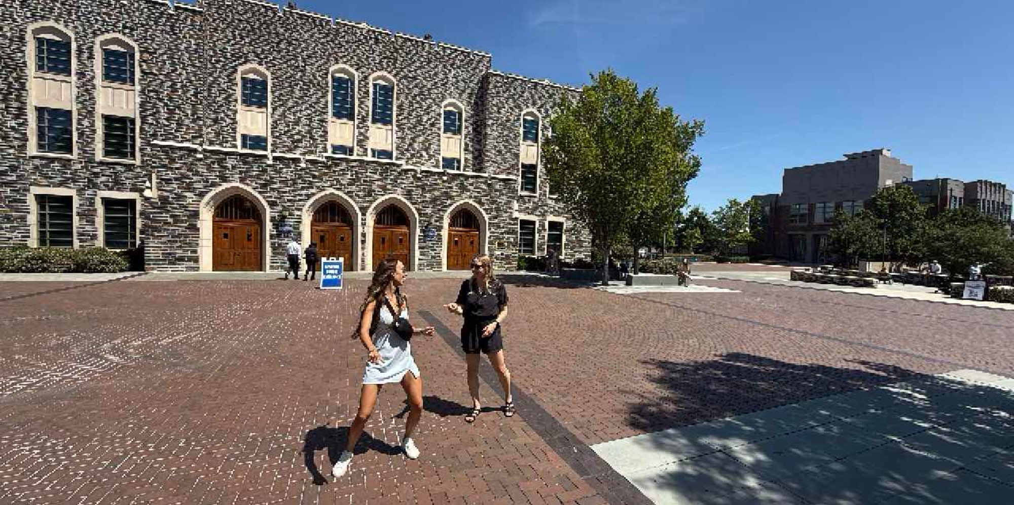 team building scavenger hunt