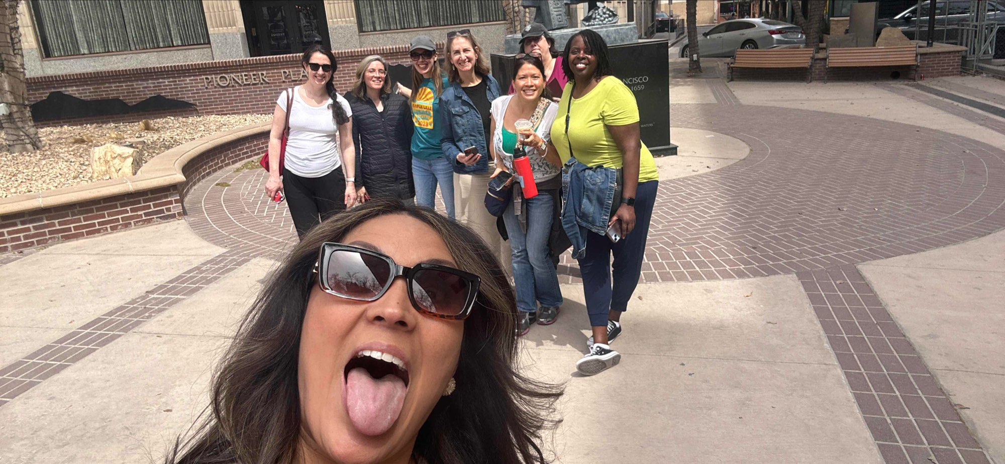 team building scavenger hunt
