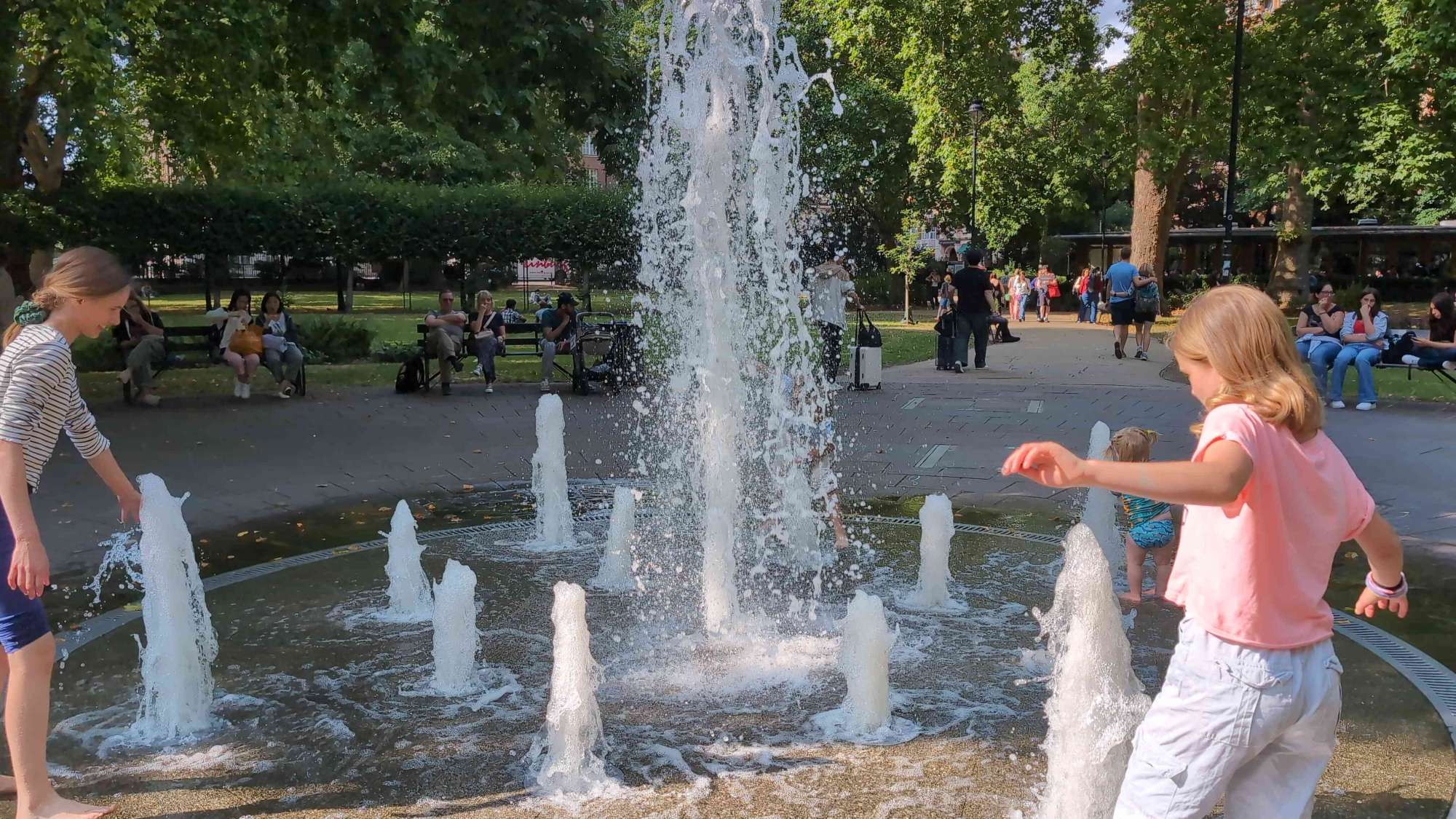 team building scavenger hunt