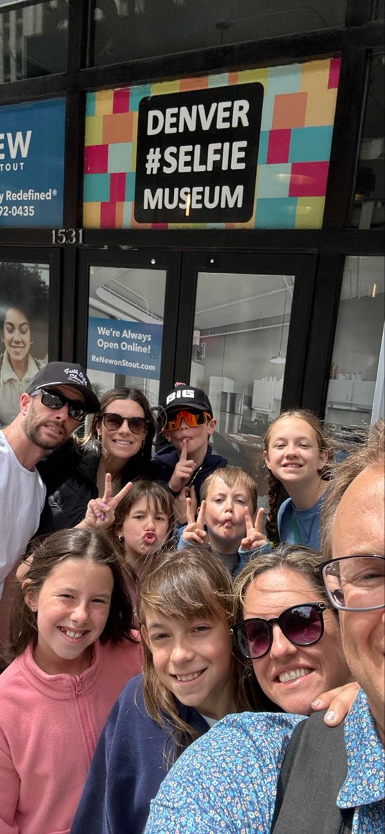 Zdjęcia polowania na padlinożerców na Uniwersytecie w Denver