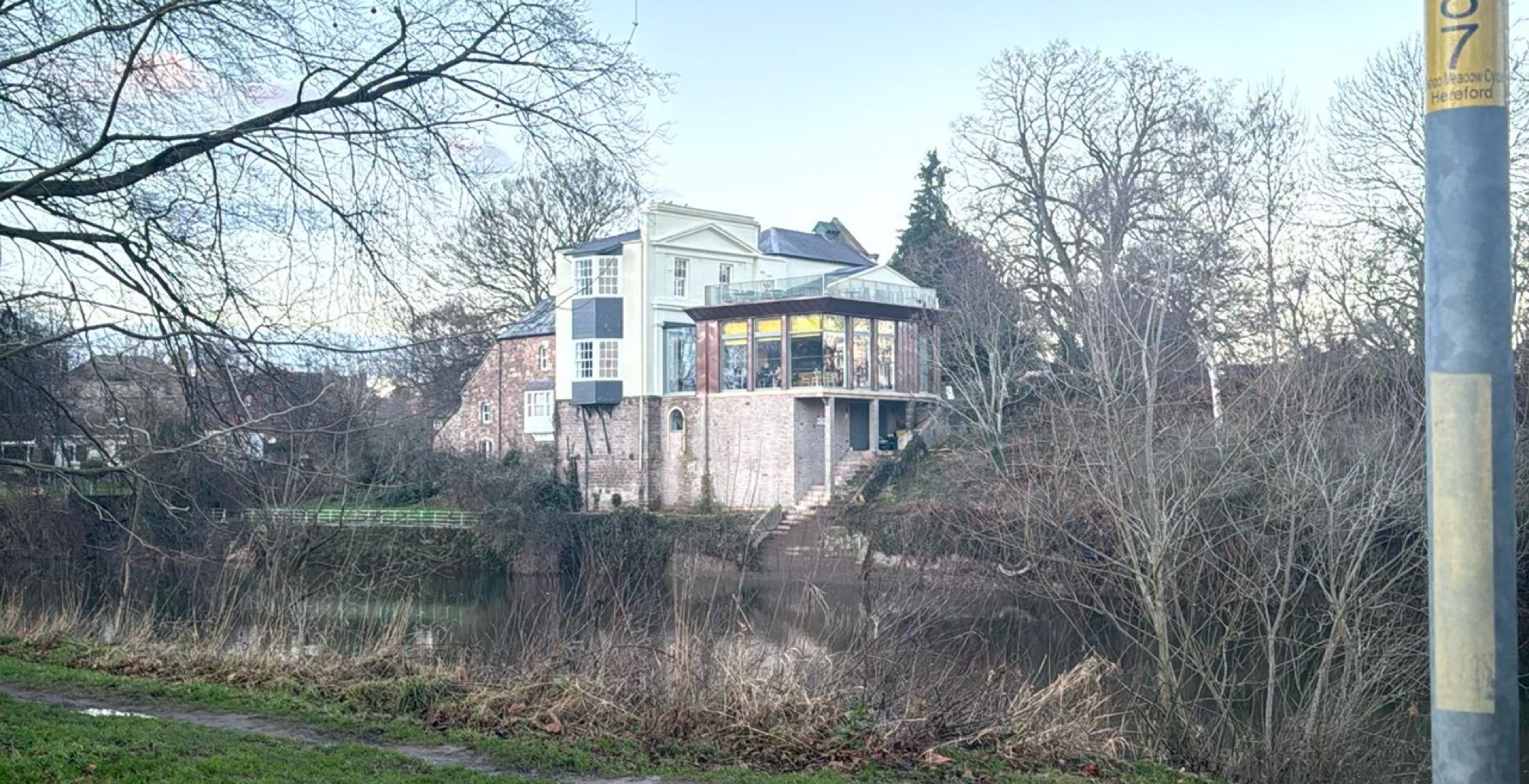 &Fcy;&ocy;&tcy;&ocy;&gcy;&rcy;&acy;&fcy;&icy;&icy; &scy; &kcy;&vcy;&iecy;&scy;&tcy;&acy; &vcy; &KHcy;&iecy;&rcy;&iecy;&fcy;&ocy;&rcy;&dcy;&iecy;&comma; &Acy;&ncy;&gcy;&lcy;&icy;&yacy;