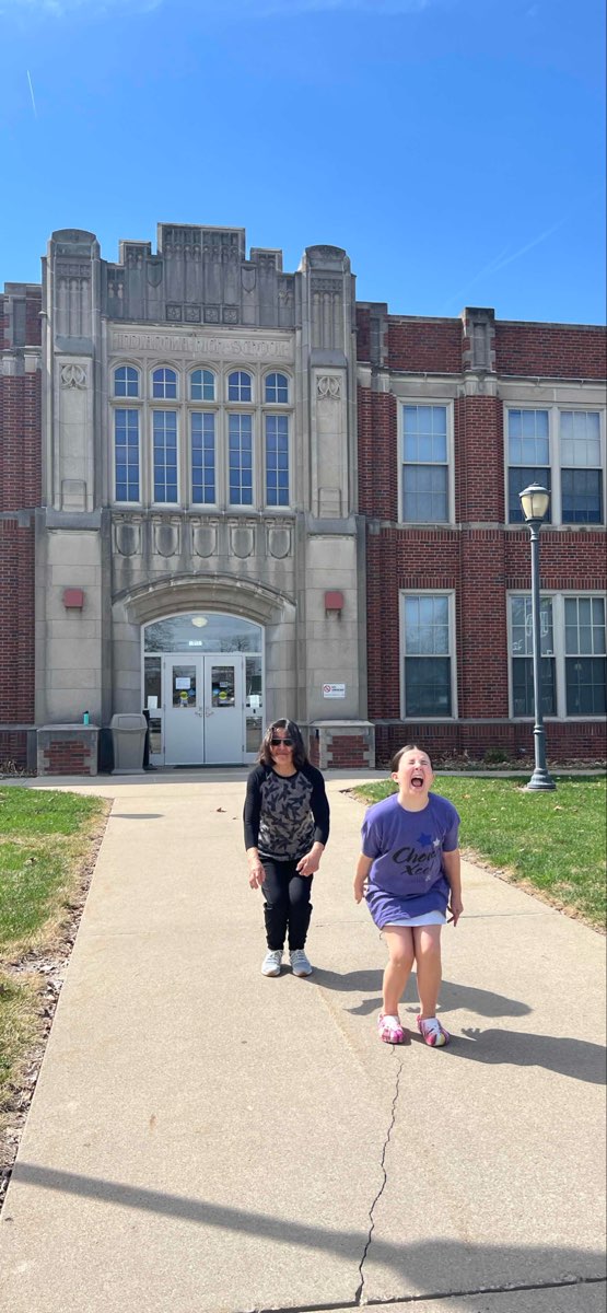 Fotografii pentru Vânătoarea de comori la Colegiul Simpson