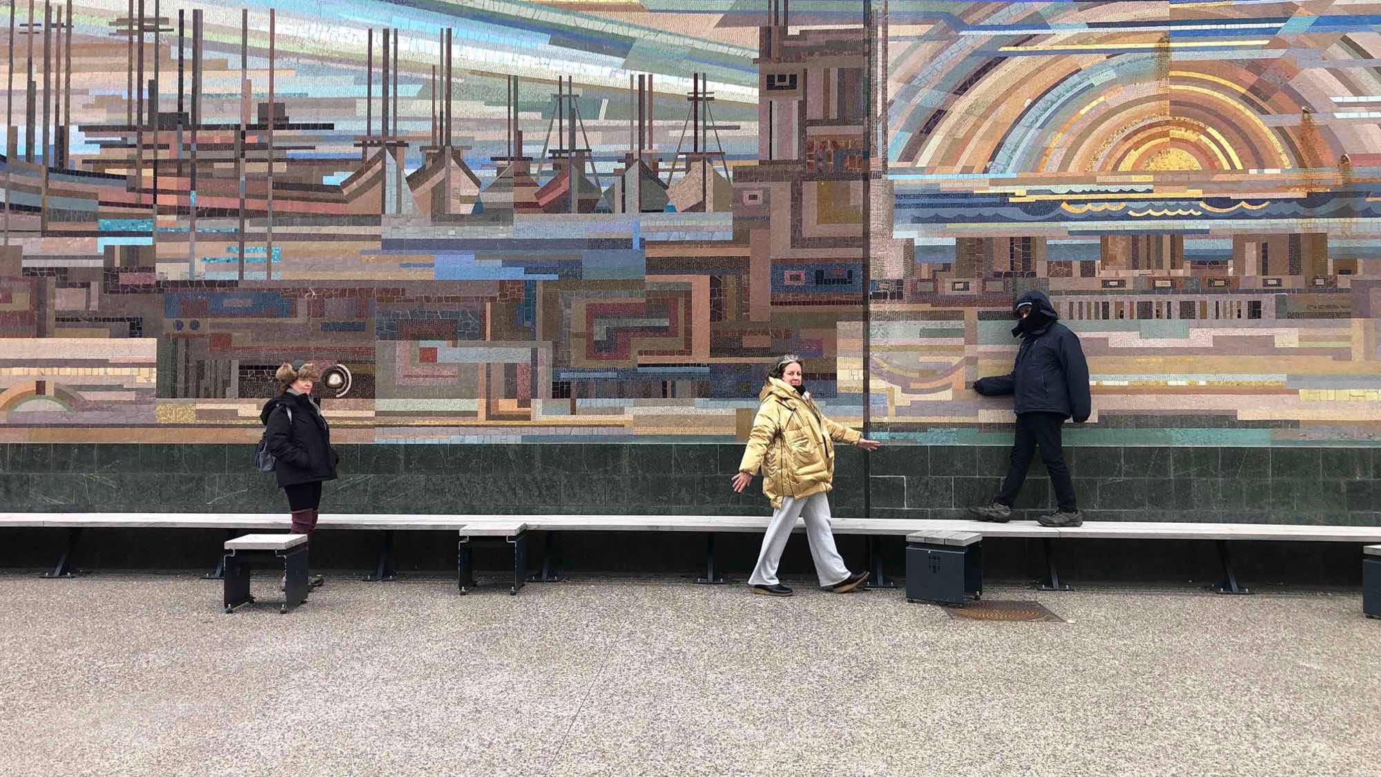 รูปภาพการล่าสมบัติ&colon; การล่าสมบัติที่จัตุรัสอิงโกลฟูร์